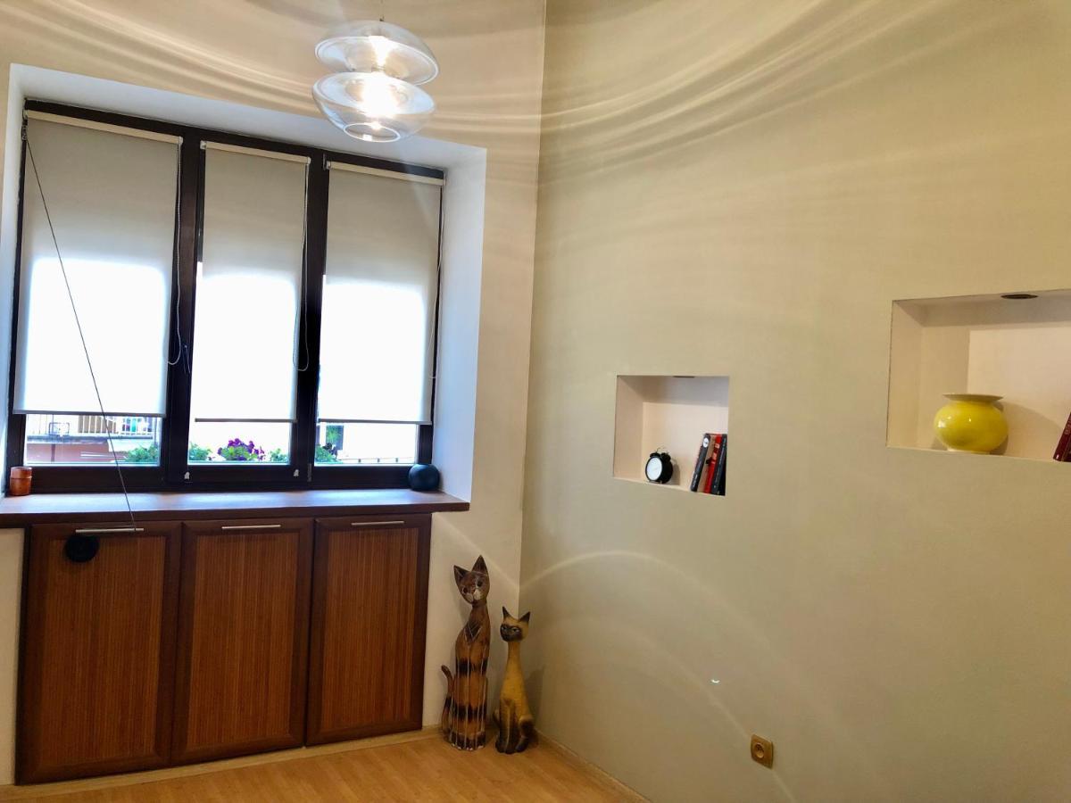 Apartment In The City Centre Lviv Bagian luar foto