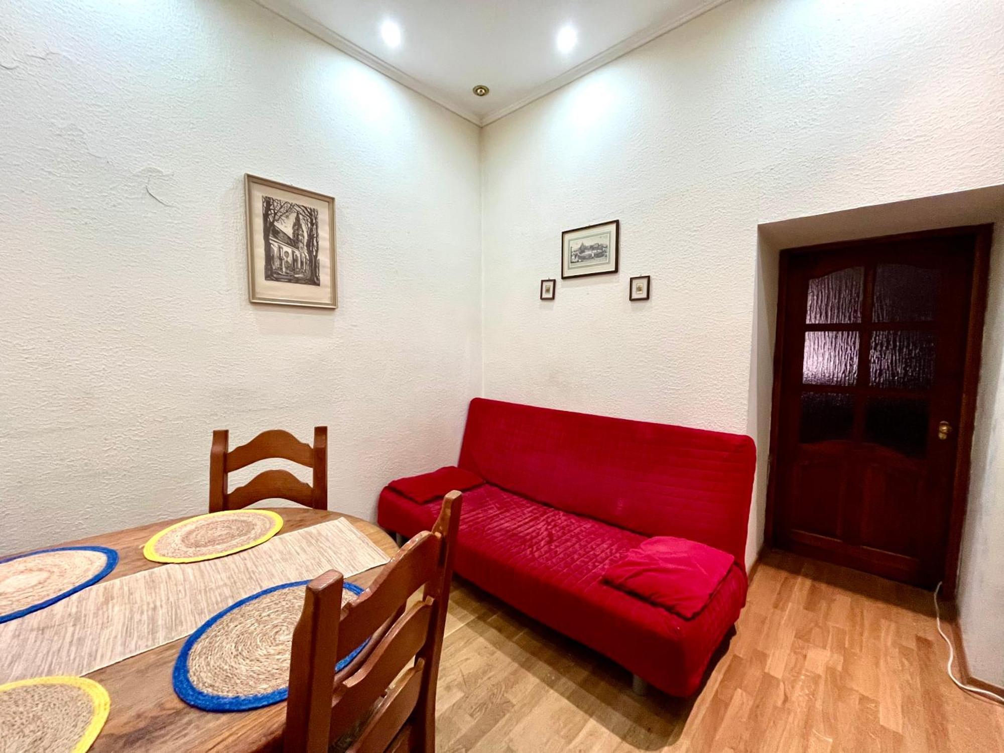 Apartment In The City Centre Lviv Bagian luar foto