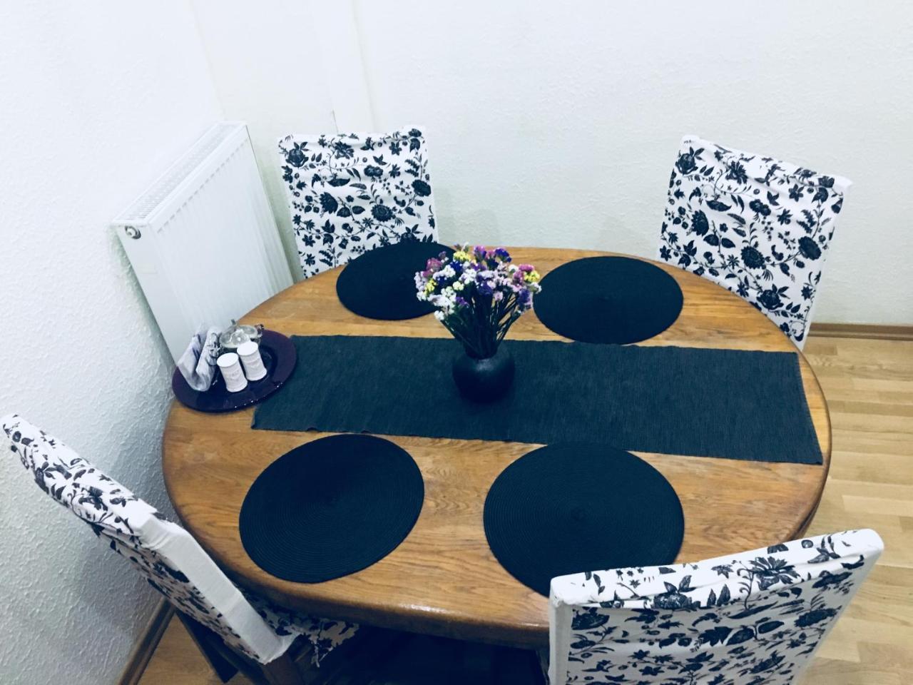 Apartment In The City Centre Lviv Bagian luar foto
