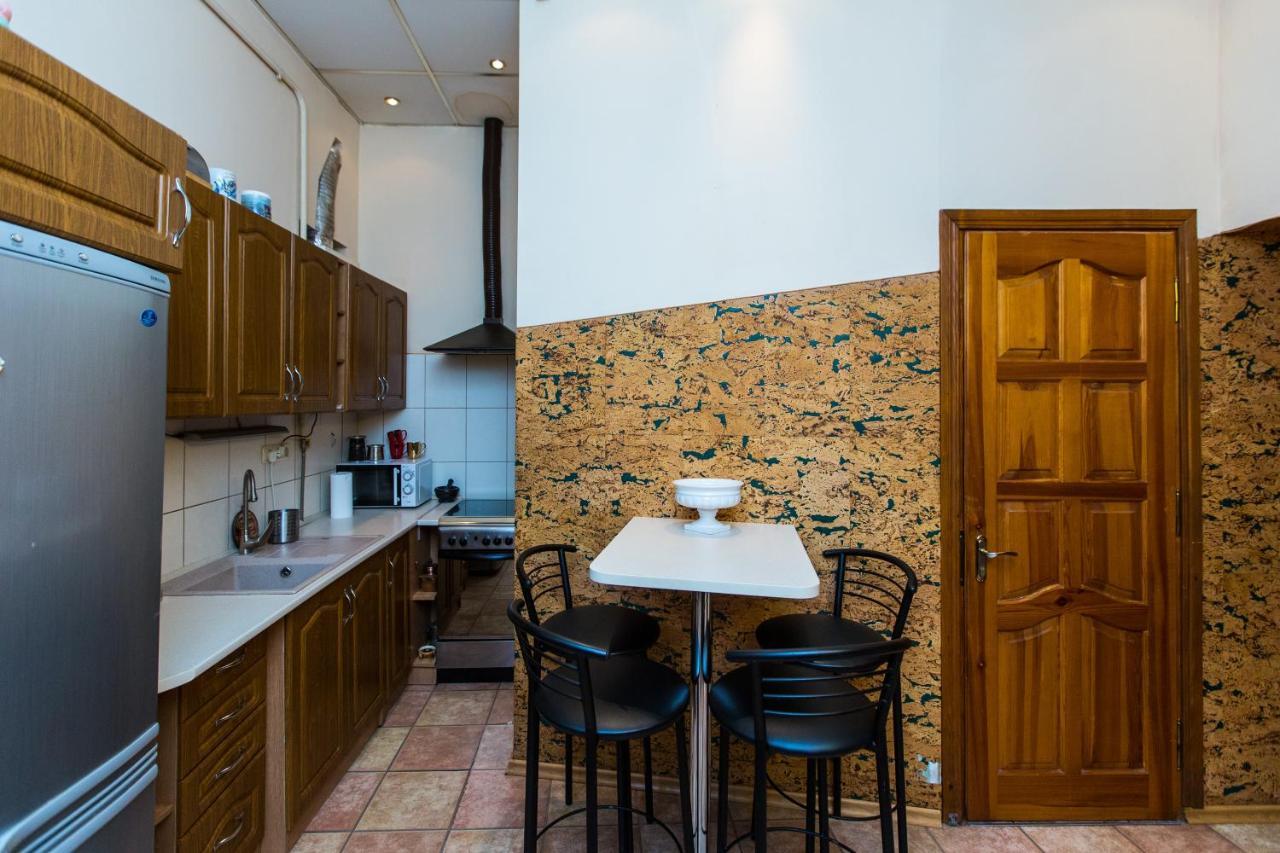 Apartment In The City Centre Lviv Bagian luar foto