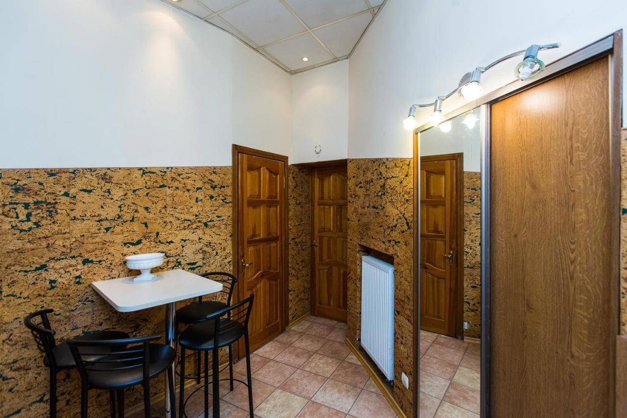 Apartment In The City Centre Lviv Bagian luar foto